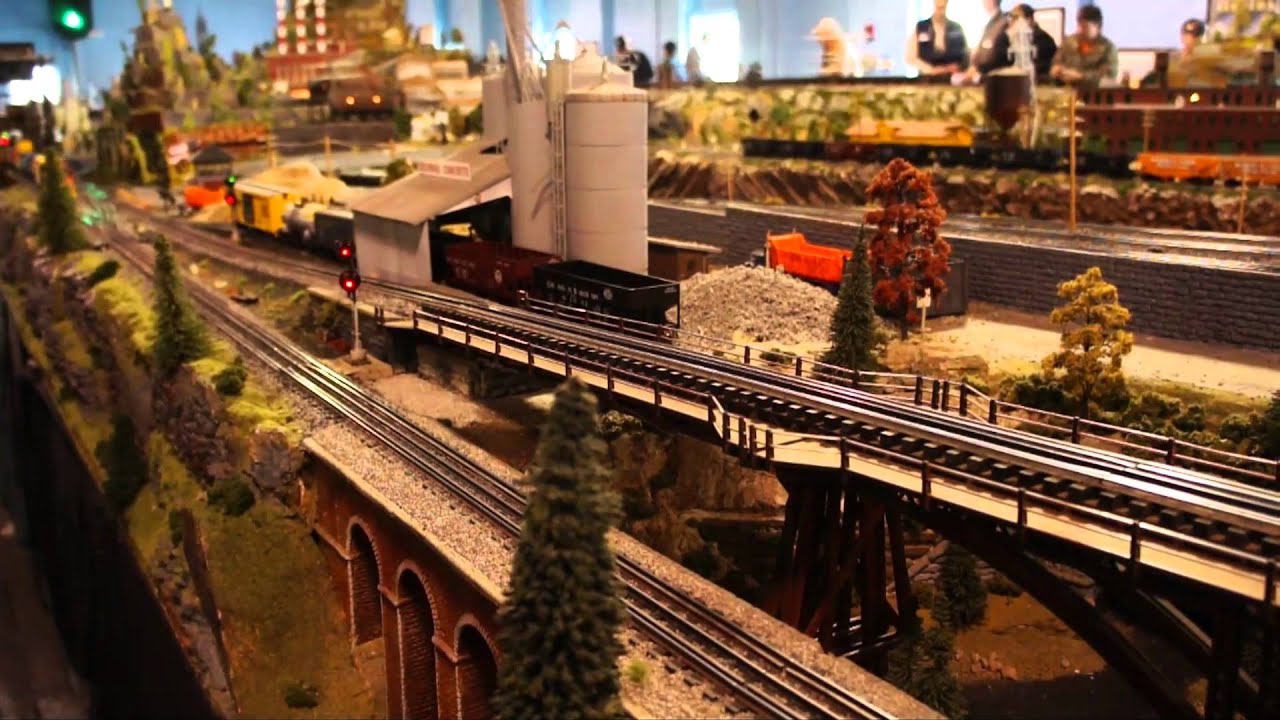 NJ Hirailers Trainstock 3 - Tour of the largest O Gauge Layout in the USA-Part 1