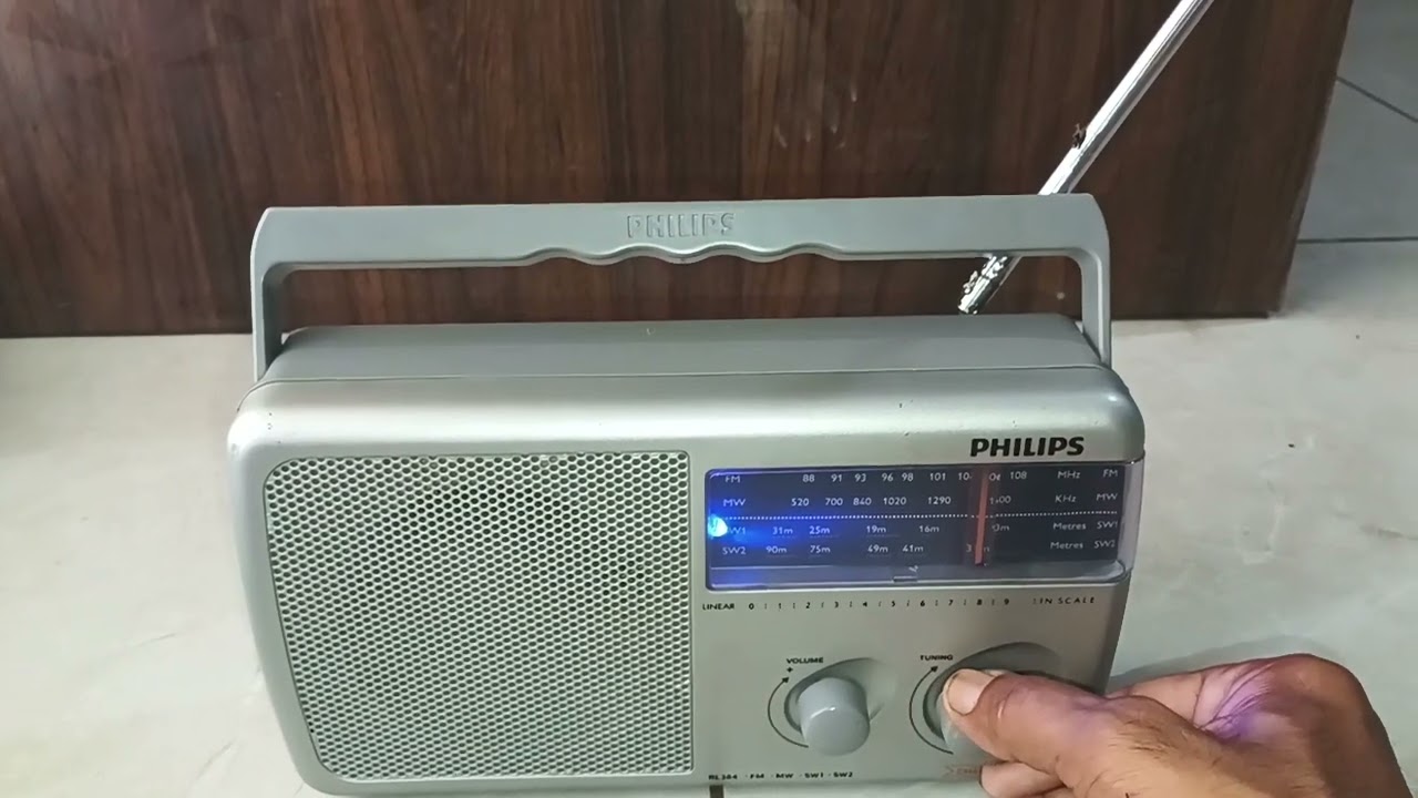 Philips champion dsp new model for sale.Rechargeable 4band Fm. Mw. Sw1.Sw2