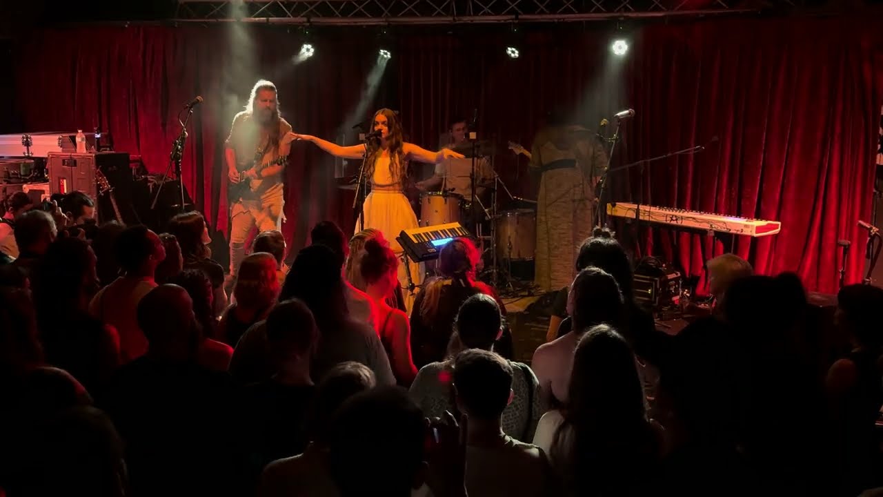 Kalandra Brisbane - Borders, Slow Motion - live concert