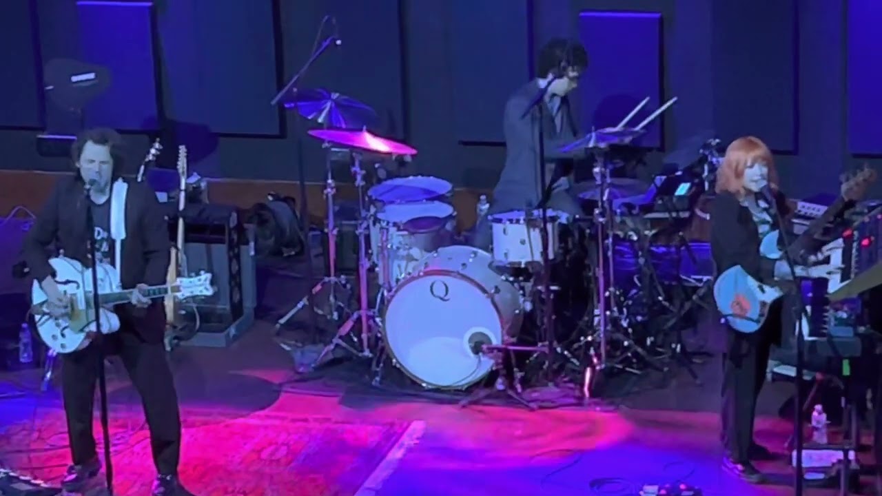 Lo Moon-“Tried To Make You My Own” WXPN Free at Noon 02/25/22