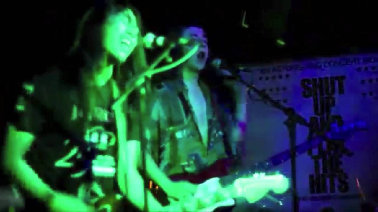 JOYRADIO - DoesThisMakeMyFaceLookLong?