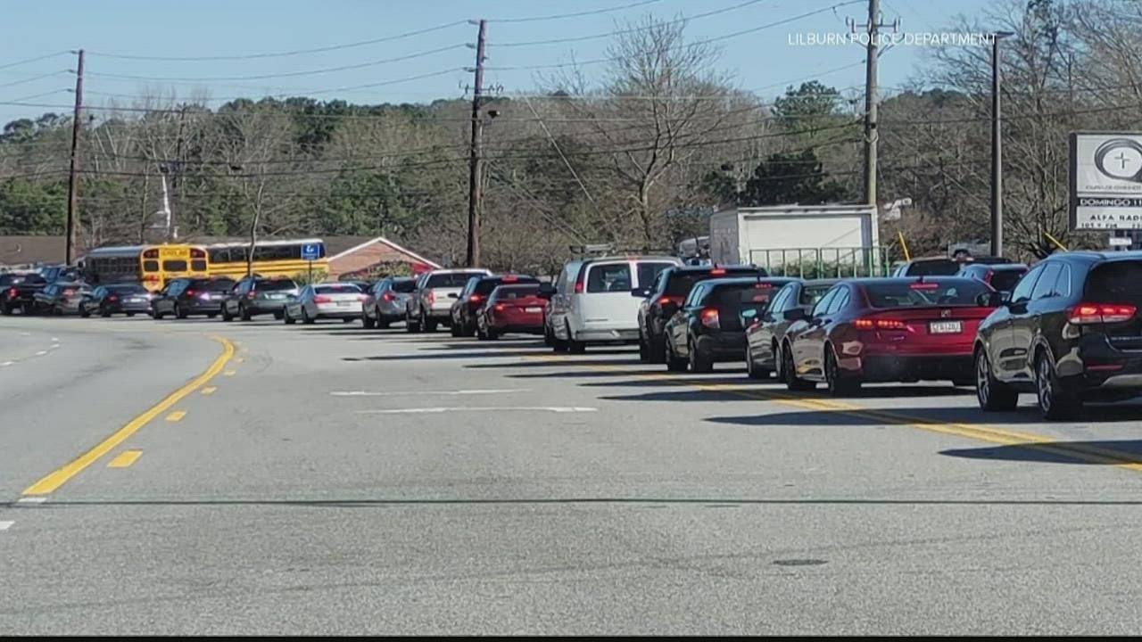 'Something must be done' | Lawmakers push for change after train blocks road, delays Hawks game