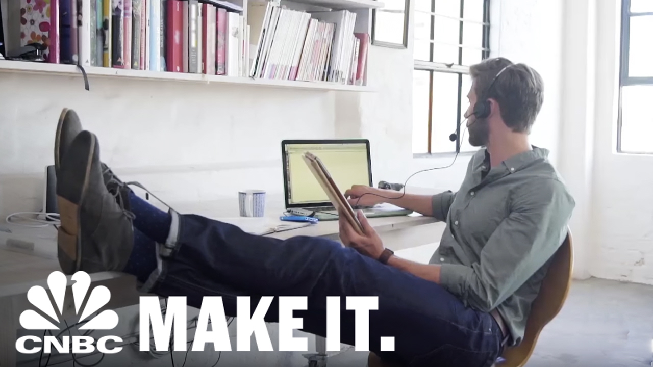 4 Signs It's Time To Quit Your Job | CNBC Make It.