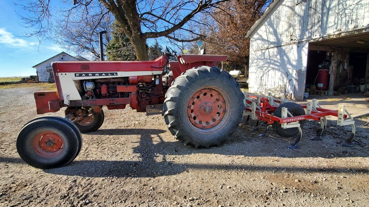 Farmall 706D Field Cultivating