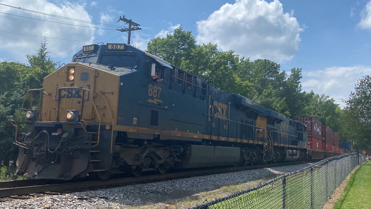 CSX ES44AH 887 leads a fast M491! 6-14-2023