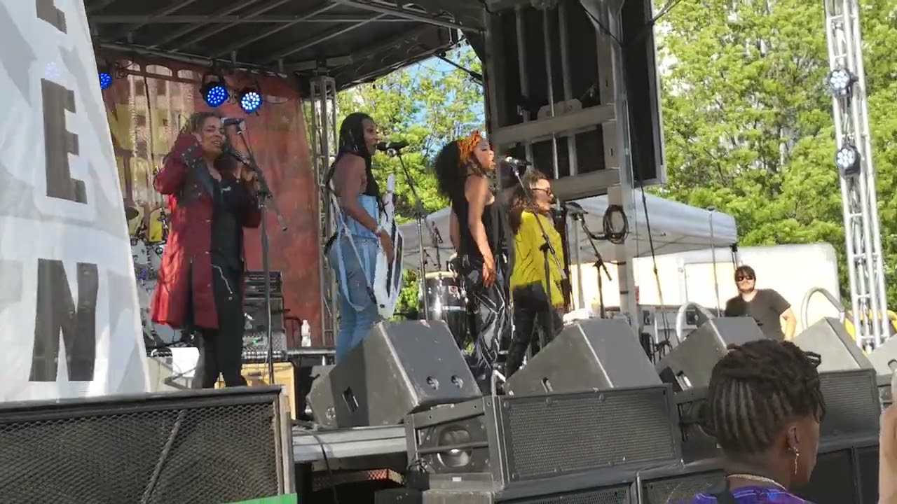 Klymaxx - The Men All Pause @ Point State Park (2022-06-19) Juneteenth Celebration