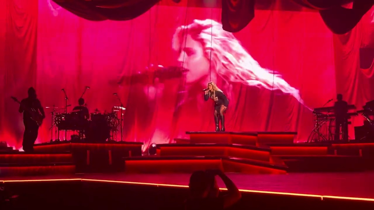 Reneé Rapp - Kiss It Kiss It (LIVE BITE ME TOUR 10/15/25)