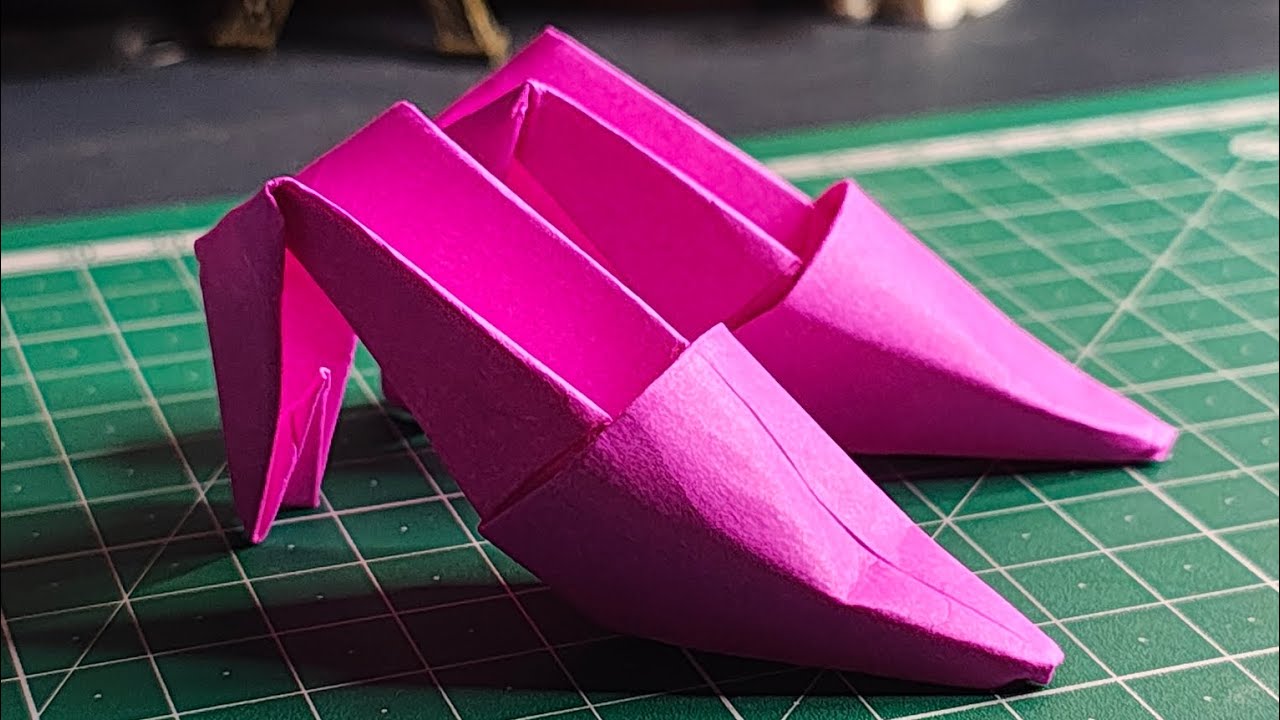 How to Fold Shoes with Paper | Detailing 