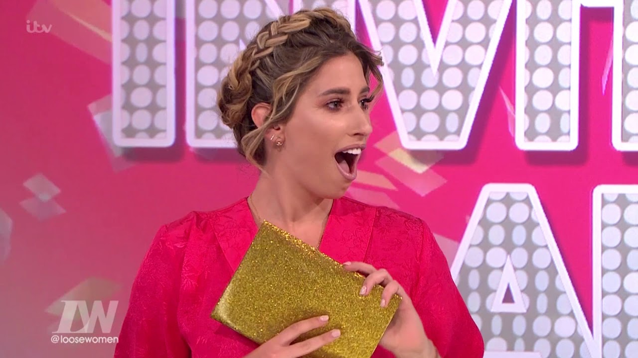 Linda Likes to Hoover Her Lawn in the Dressing Gown | Loose Women