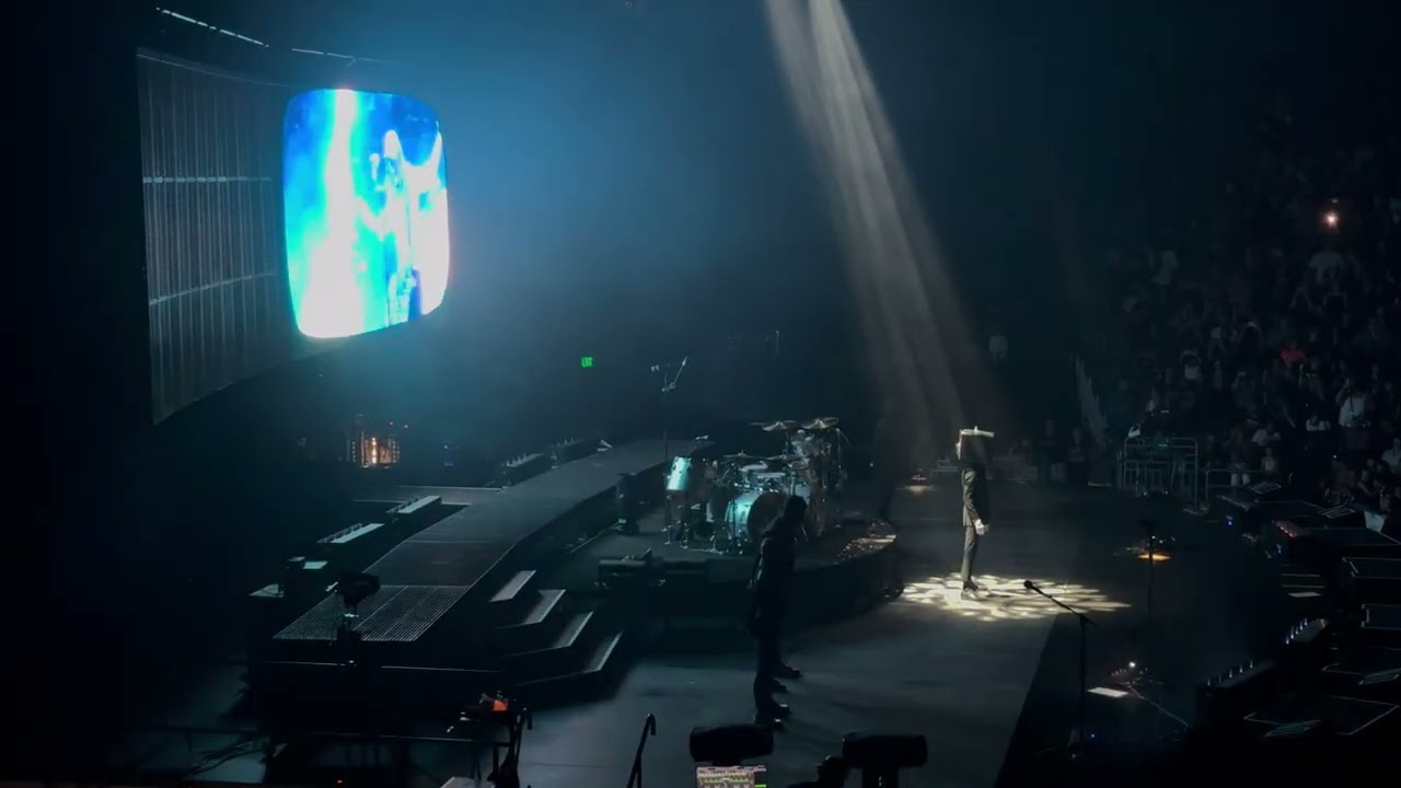 Shinedown - Sledgehammer Intro / Dance Kid Dance