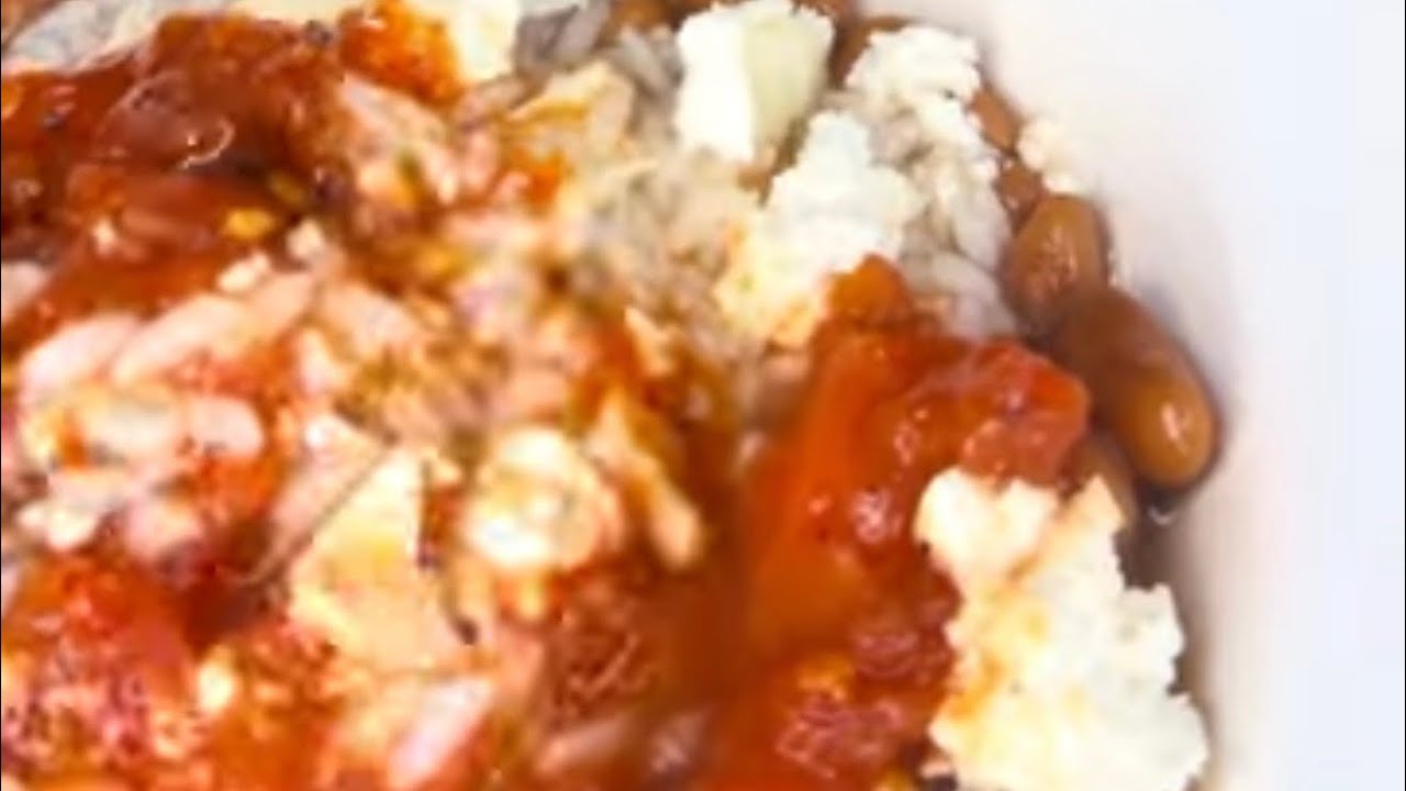 Morisqueta, queso, chile de molcajete 🤤🤤