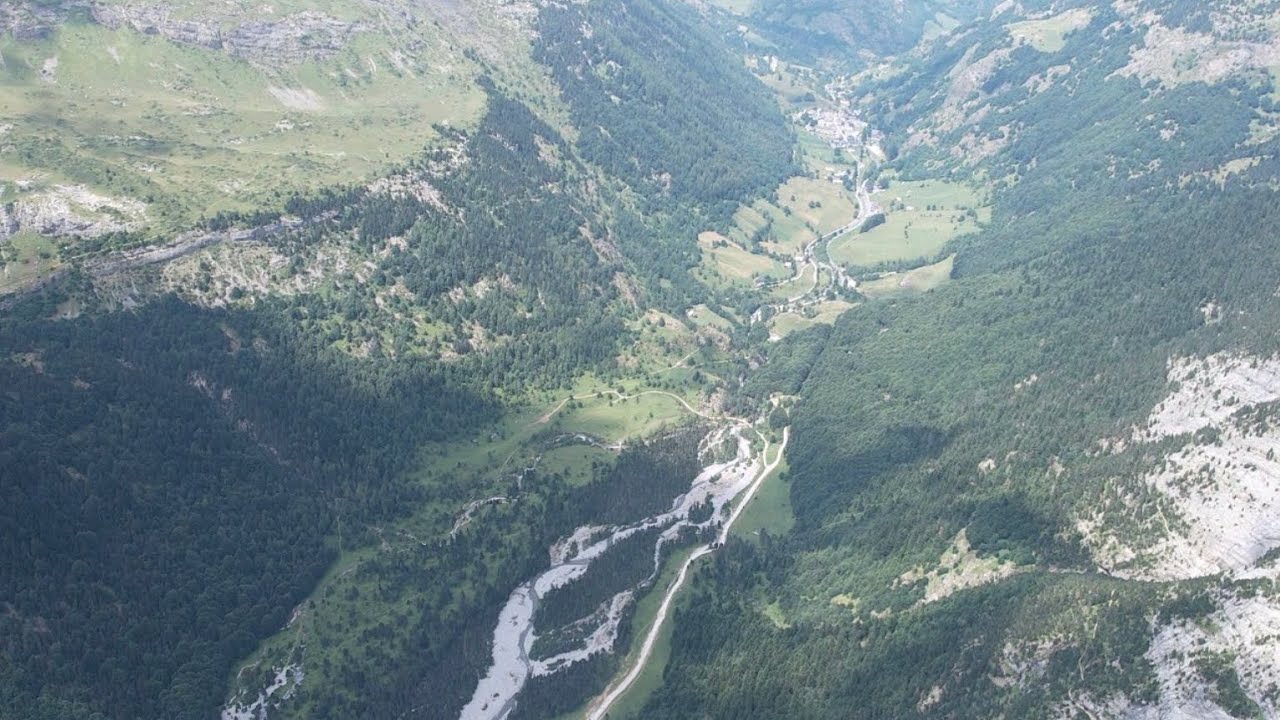 Les Pyr&eacute;n&eacute;es et le Lac D&rsquo;Aubert 🔥 DJI AIR2S 4K Cinematic