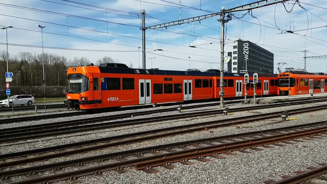 Triebz&uuml;ge der RBS/Beim Bahnhof Worblaufen BE/Worbla Seconda und NExT