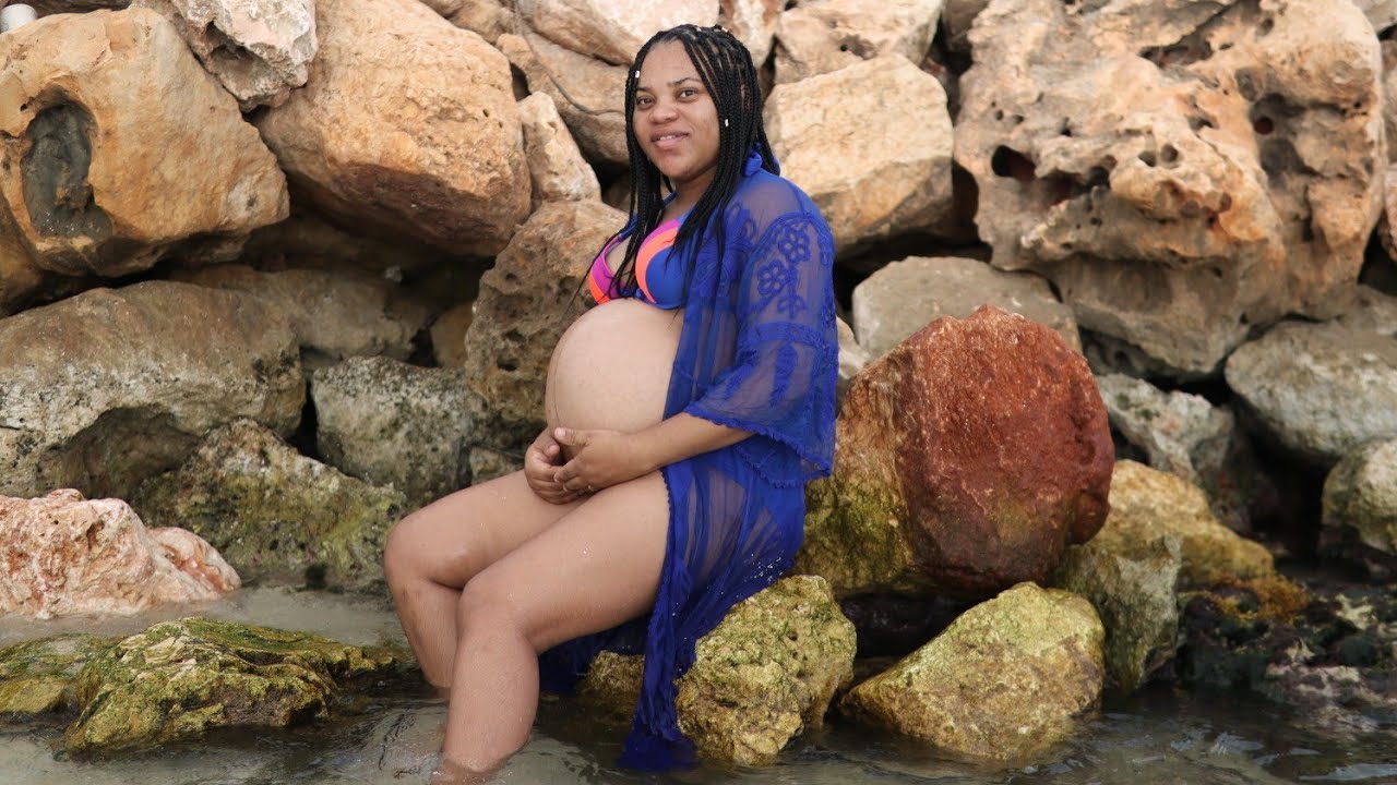 Maternity photoshoot days b4 delivery - it's almost time