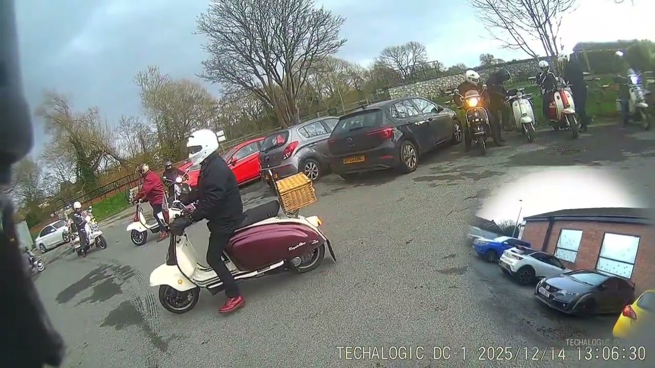 DENBIGHSHIRE & FLINTSHIRE SCOOTER CLUBS CHRISTMAS TOY RUN TO GLAN CLWYD HOSPITAL... LAMBRETTA 