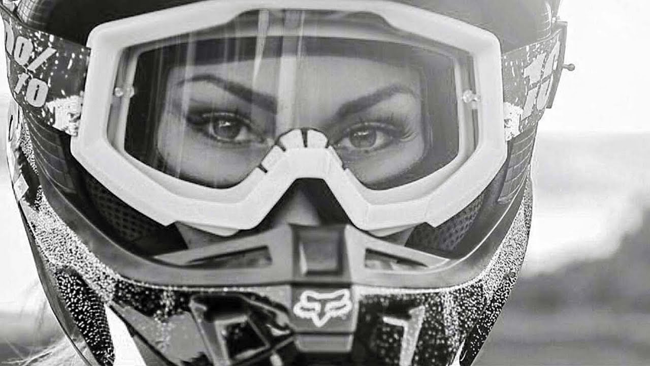 GIRLS ON DIRT BIKES 2019