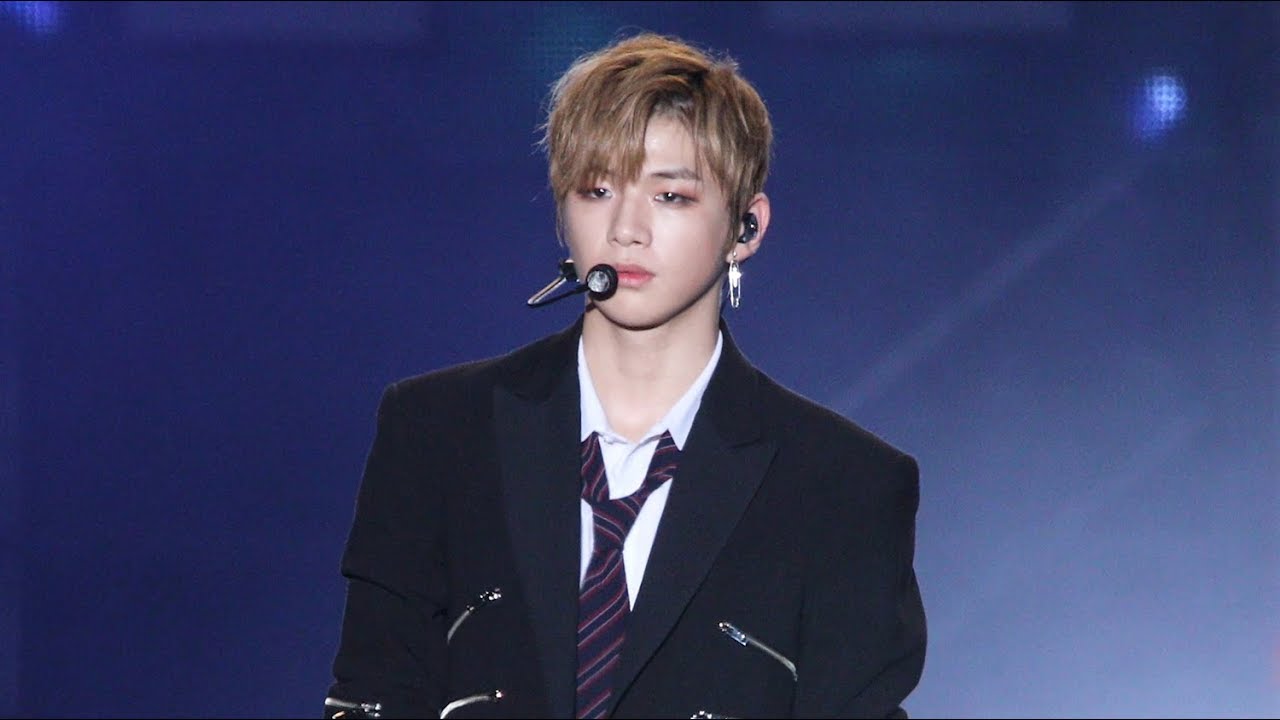 181006 워너원 강다니엘(Kang Daniel) Full ver.(켜줘 + 뷰티풀 + 활활 + 너의이름으ㄹ) [강남페스티벌] 4K 직캠 by 비몽