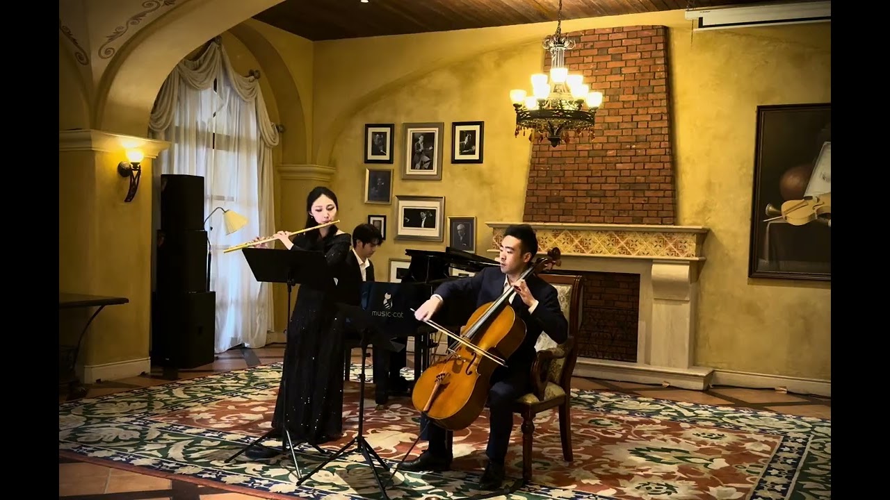 德彪西钢琴三重奏