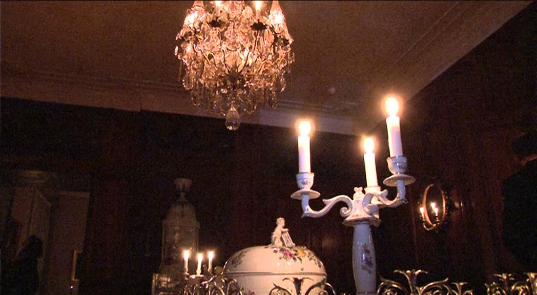 Schloss im KerzenscheinTrailer