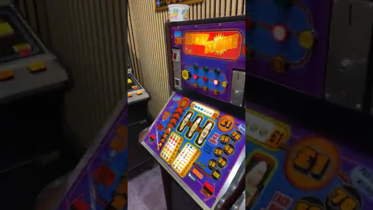 Testing the Retro machines in our Rero Arcade #fruitmachine @redrosebowl