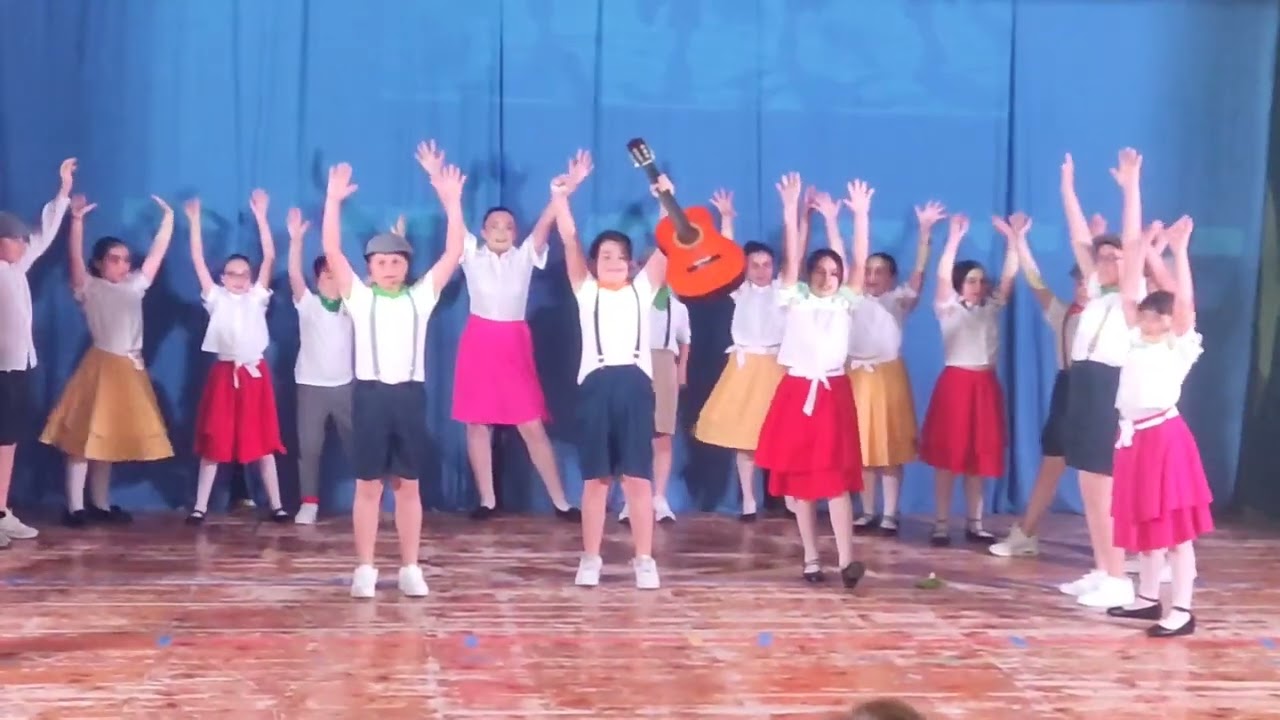 Recita di fine anno scolastico 2024-2025 5 c Bovio Cicciano