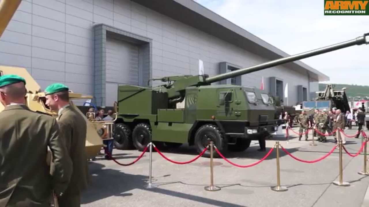 EVA Konstrukta Defence 155mm 6x6 self propelled howitzer gun Slovakia IDET 2015 defense exhibition B