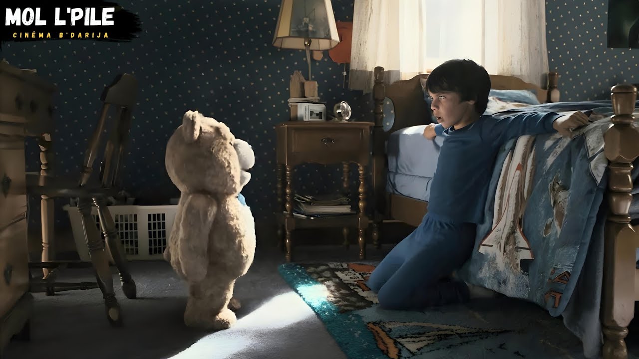 ولد وحيد بدون أصحاب 😥 يستيقظ من النوم فيجد الدب يتكلم ويتصرف مثل البشر 😱|| ملخص فيلم 🎦 𝐓𝐄𝐃