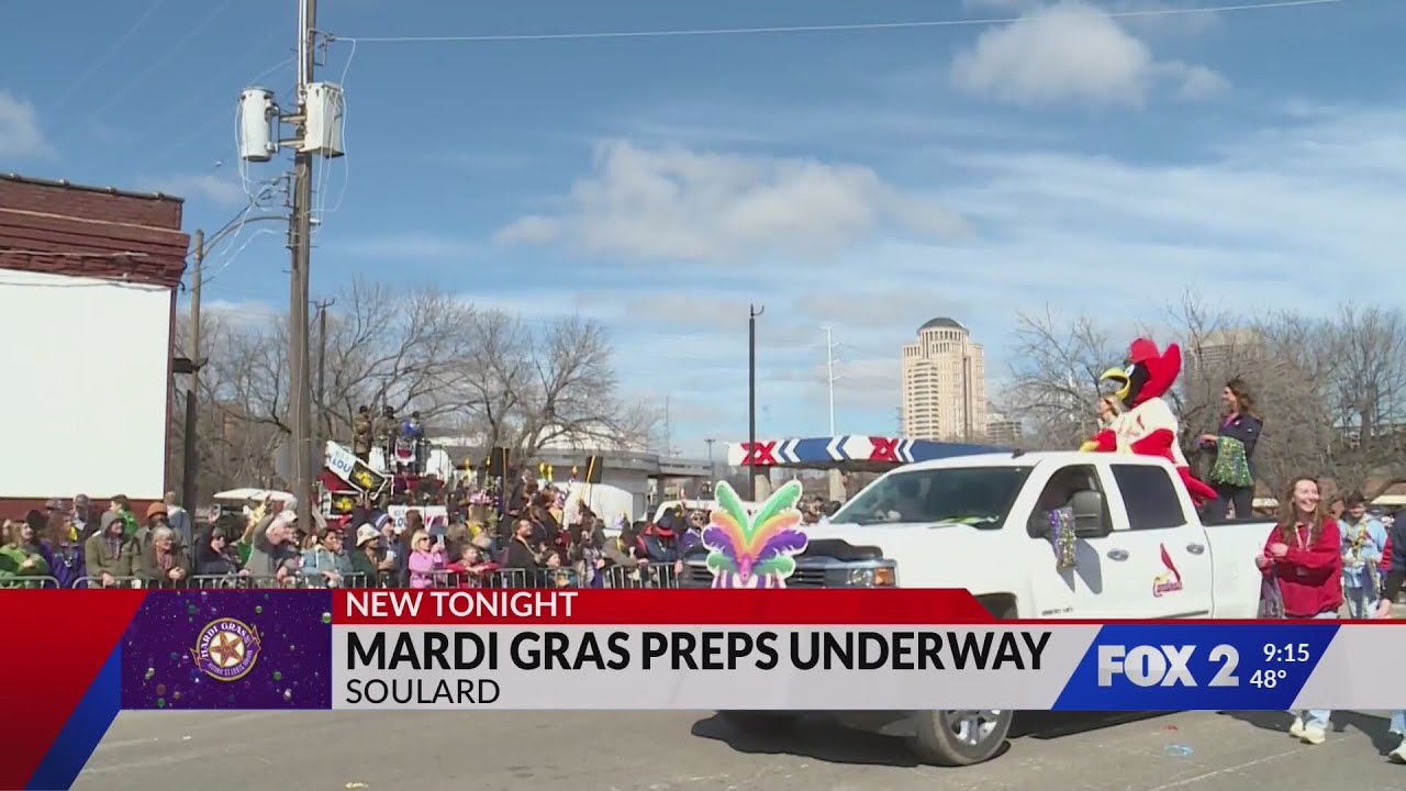 Businesses, patrons prep for Mardi Gras parade ahead of possible rain