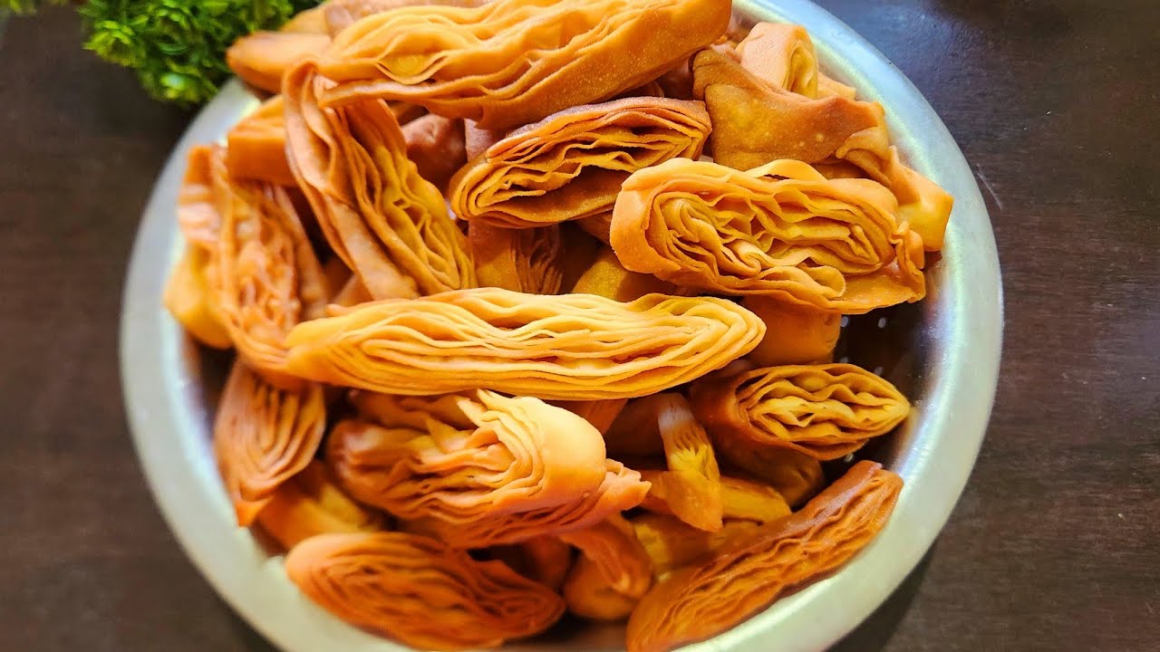 ढेर सारी परतो वाली खस्ता मीठी मठरी बनाए आसान तरीके से | Multilayer mithi Mathri Recipe |  Snacks 