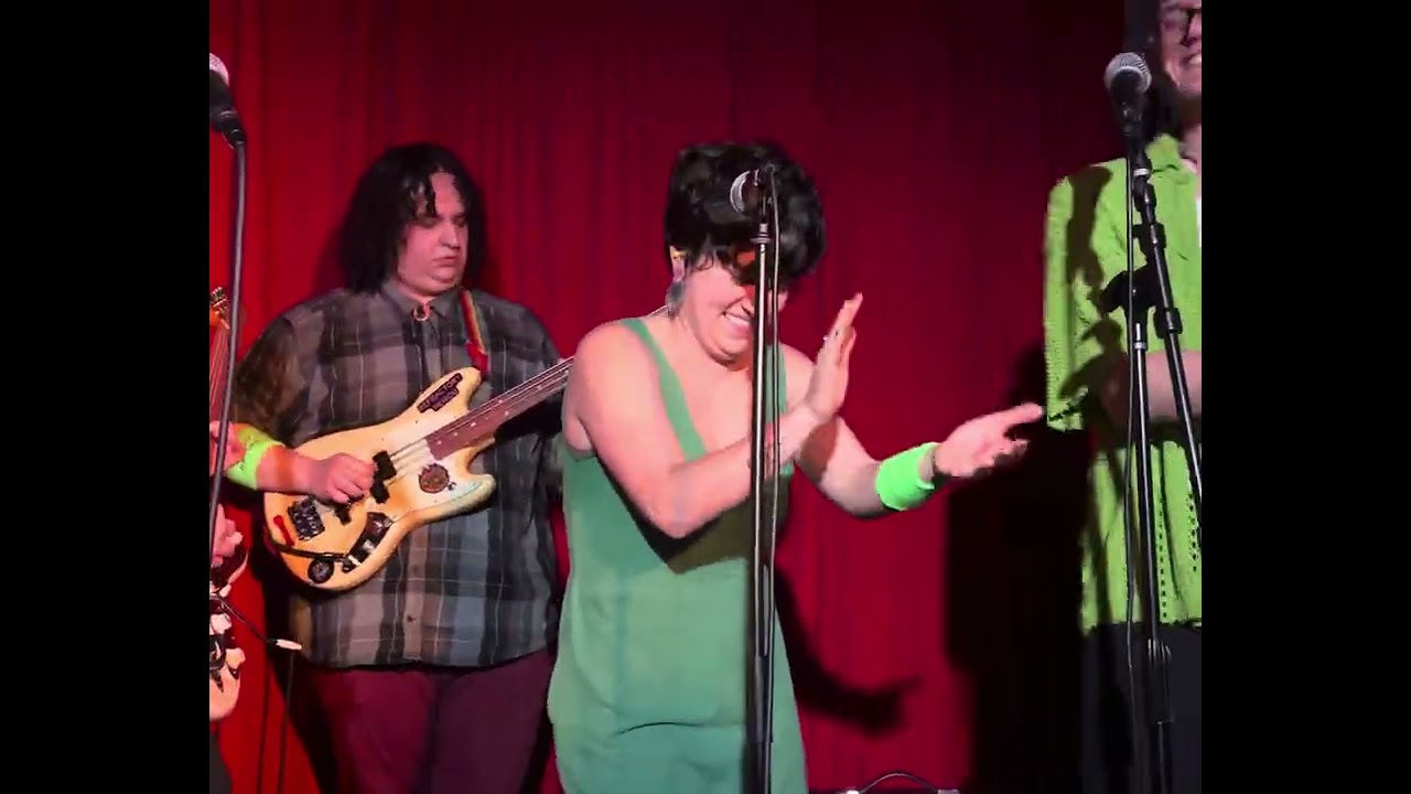 5 AM UFO Landing LIVE @ The Cobra Club BK 1.10.26
