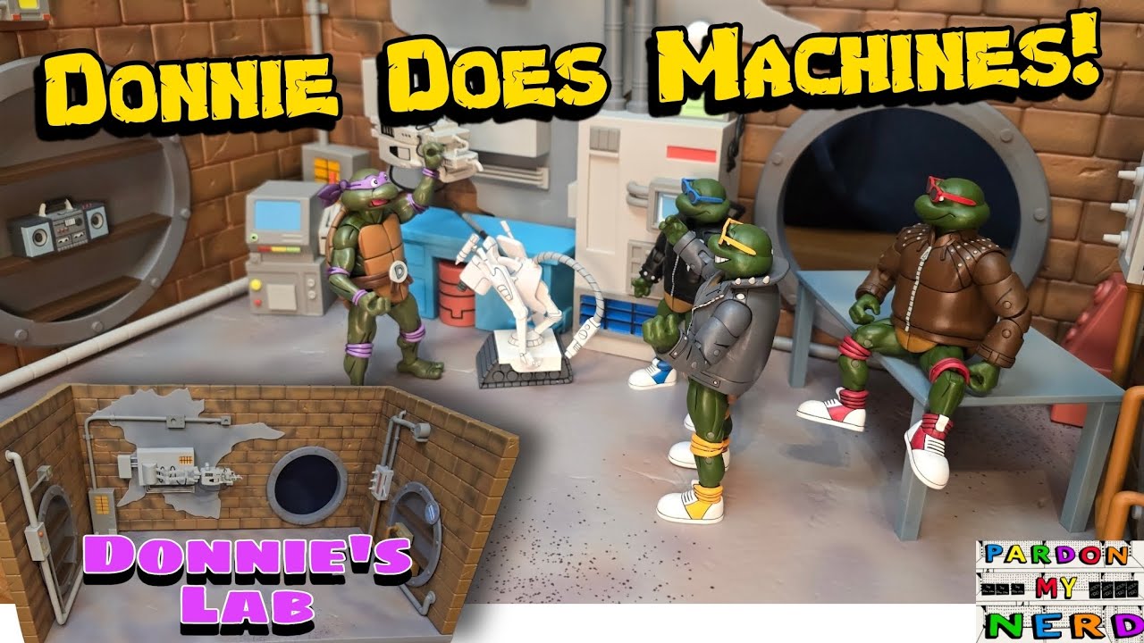 Donnie's Lab Diorama / Playset from NECA