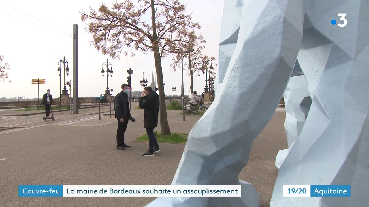 Bordeaux : le maire Pierre Hurmic est favorable à un allègement du couvre-feu , la droite est contre