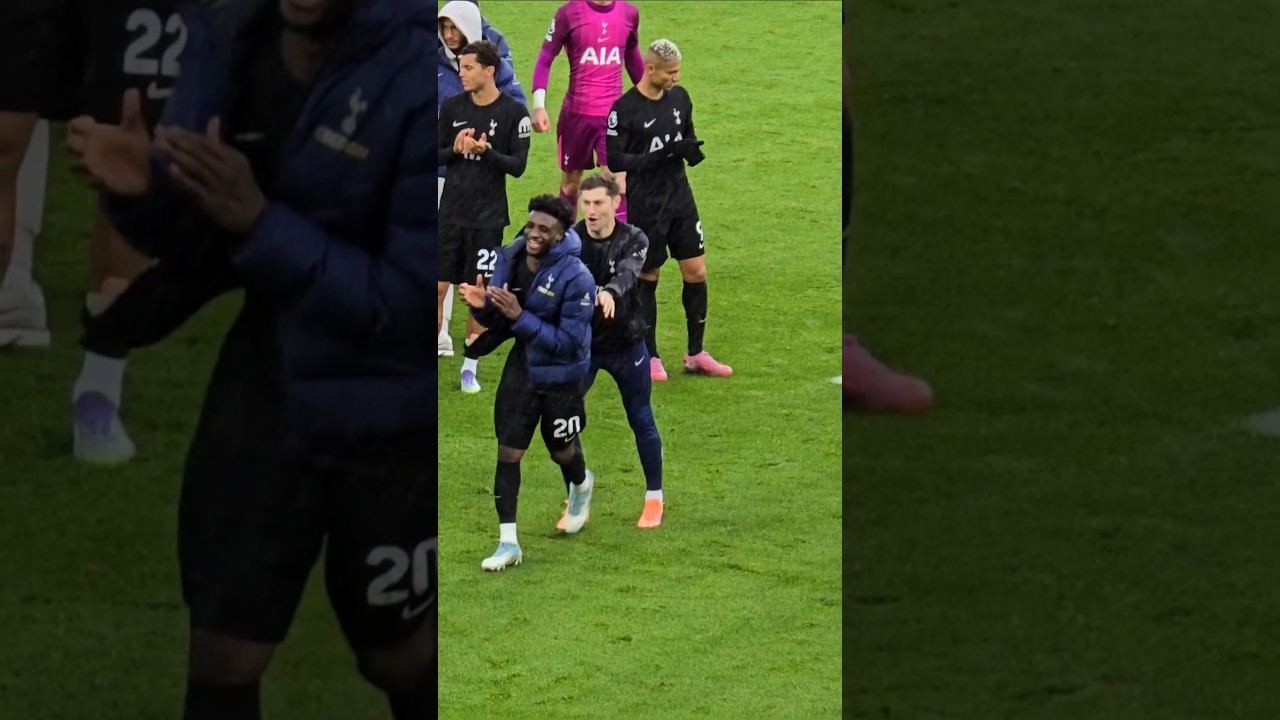 BEN DAVIES PUSHES MOHAMMED KUDUS TO AWAY END: Spurs Fans Sing 