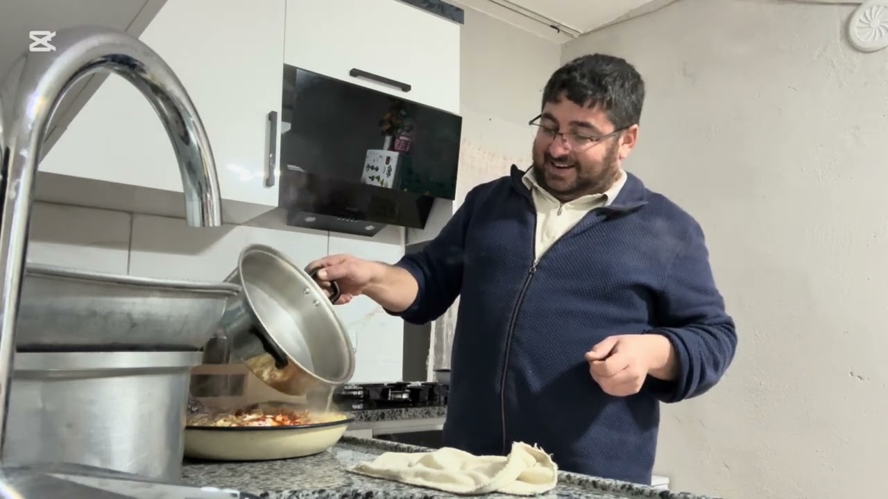 Bugünde Aşira yengeme Türk kahvesi yaptım Benım evde Aşira yengemın  evınde makarna yaptık mısafırle