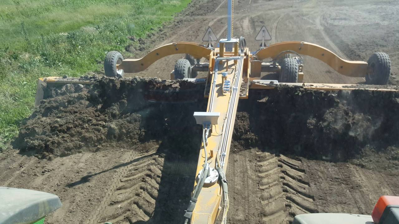 Cekickesen laser 7 metre vs John Deere 8430
