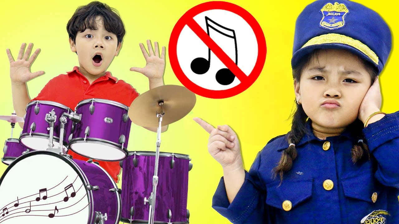 Fun Pretend Play Kids Police Cop for Kids with Sammy and Annie