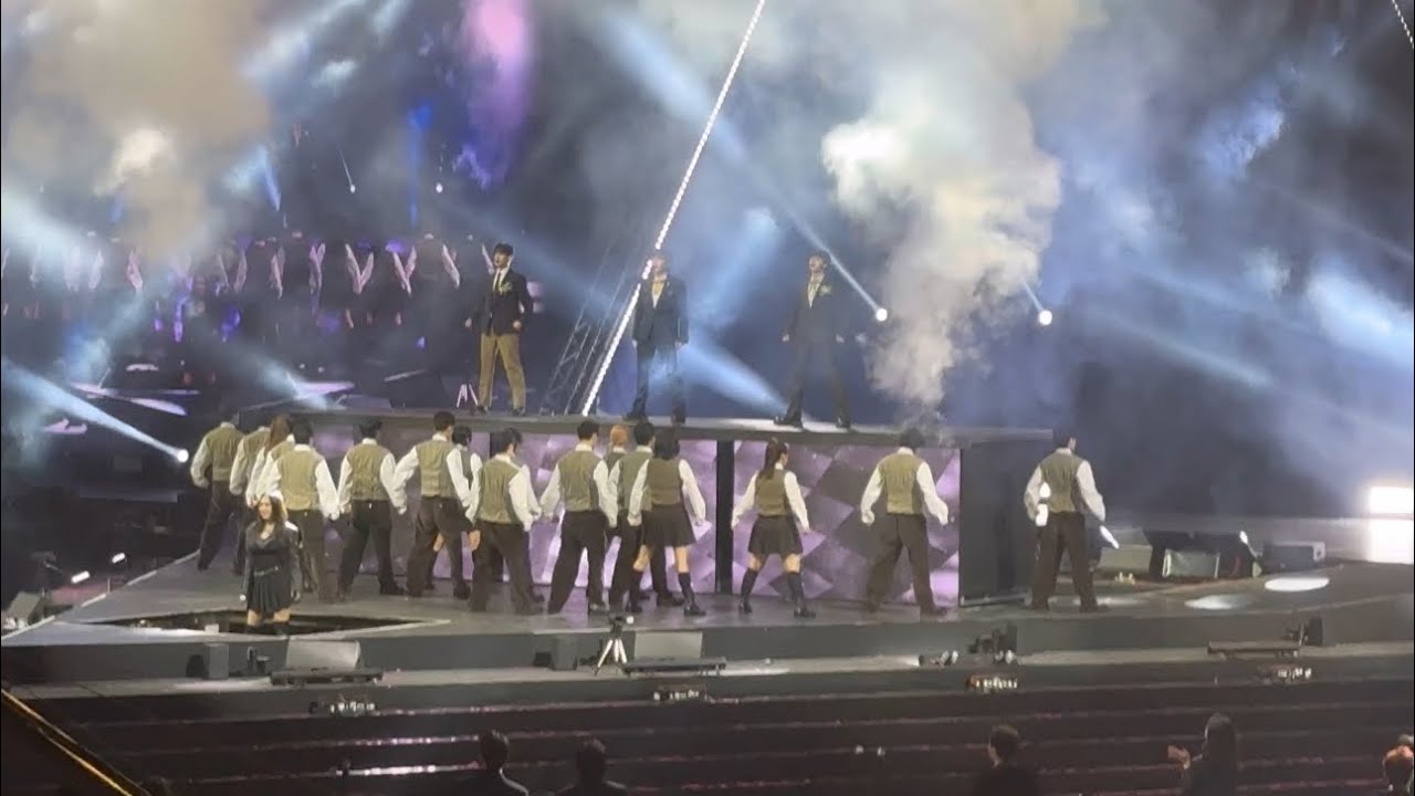 [2023 Asia Artist Awards] Seventeen BSS Performance + NewJeans and Le Sserafim Reactions