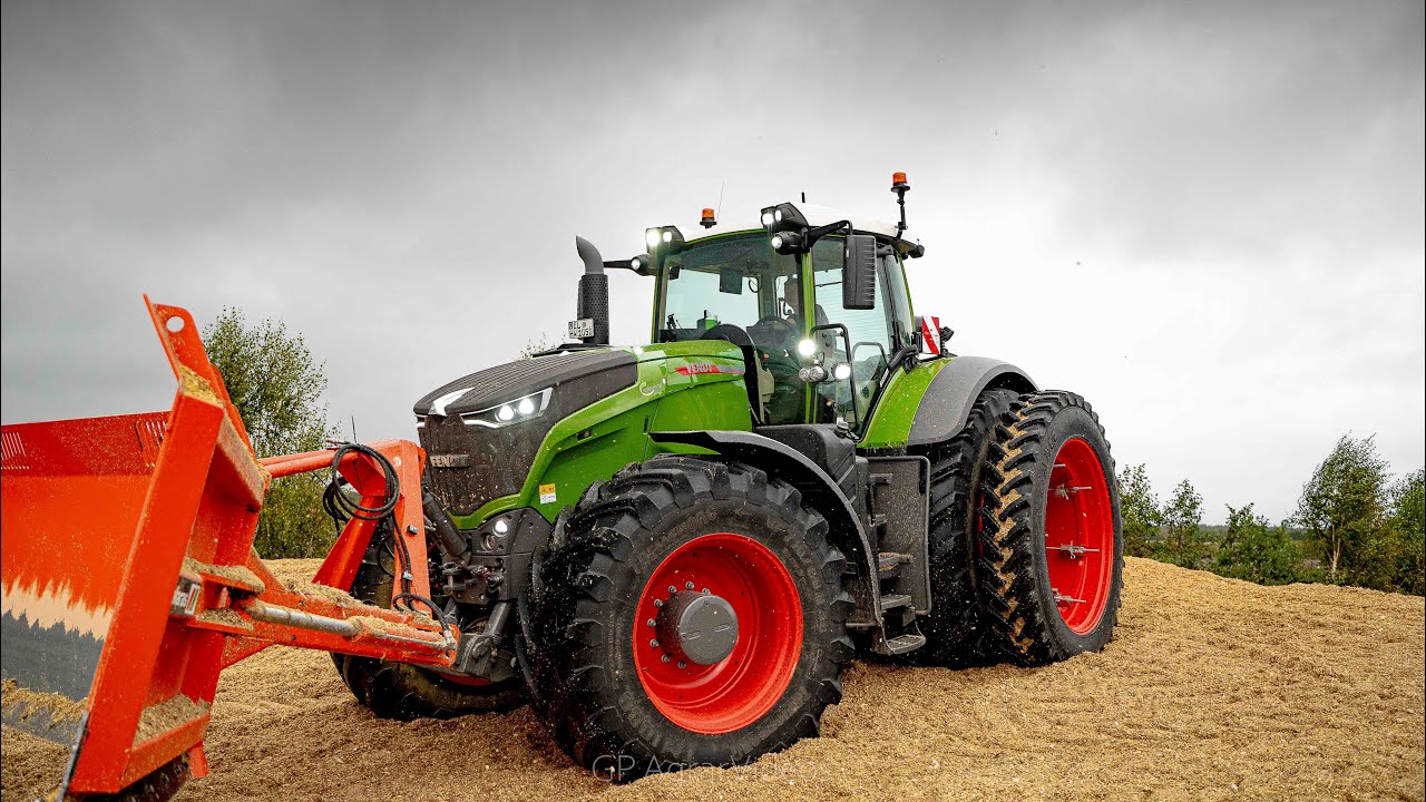 Fendt 1050 Vario am Silo schieben Biogasanlage 2024