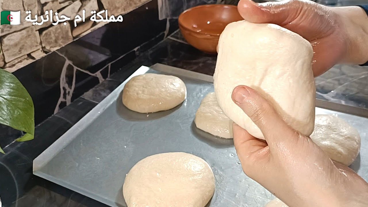 نوضي حضريه لعجوزتك راح تدعيلك بالخير الوصفة لي عمرها حشمتني 🇩🇿 بالسميد بدون فرينة ومستحيل يشرب الزيت