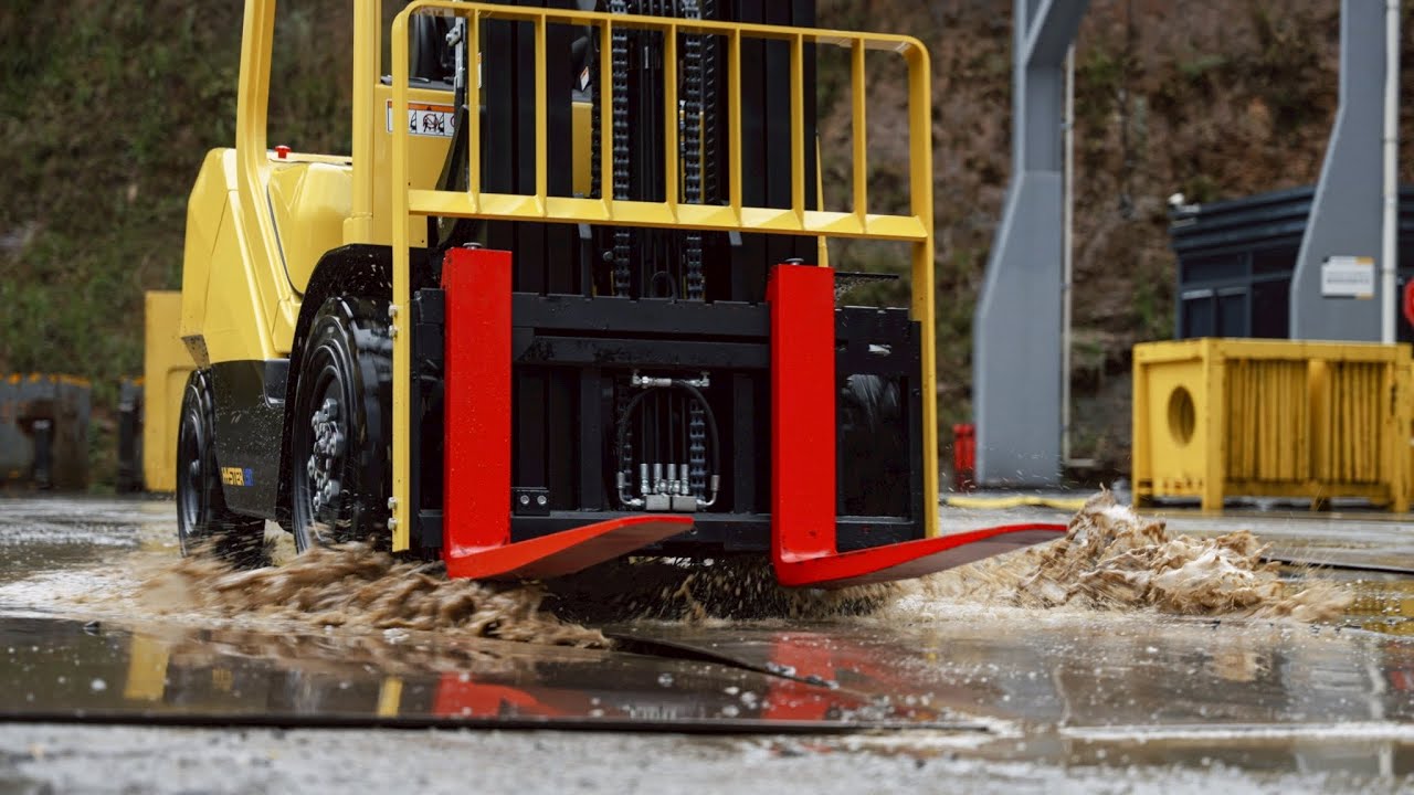 Hyster J2 0-7.0XTLG - 媲美柴油堆高機的優秀性能，靈活耐用的電動堆高機解決方案