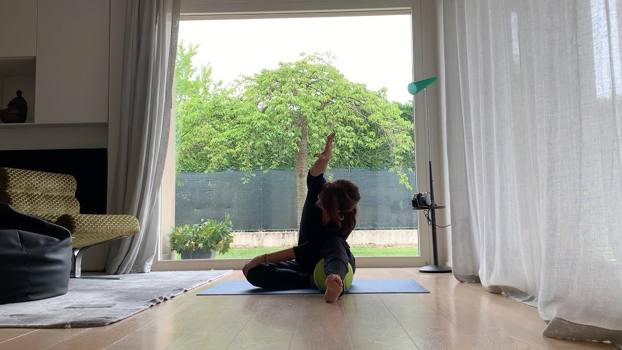 Ginnastica posturale: esercizi con la palla - parte seconda