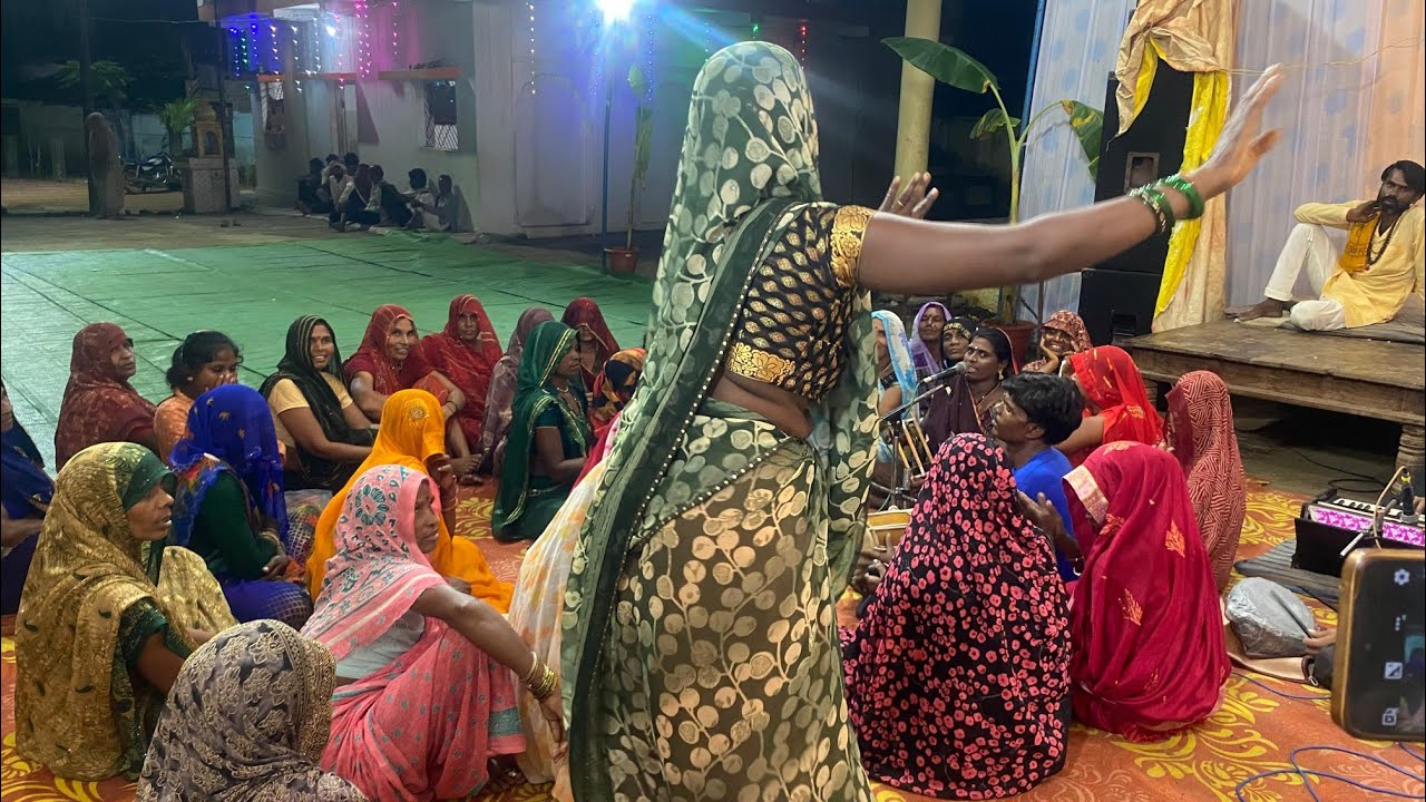 बुंदेली भजन प्रोग्राम ‼️ हल्के न जानो हमय सैया,सुन लो मोरी गुईया ,माया बासुदेव बुंदेली भजन 