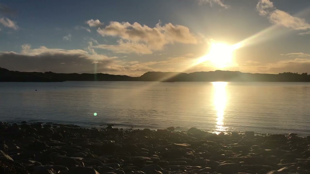 Waves and seagulls as the sun goes down on Inishbofin (11 minutes)