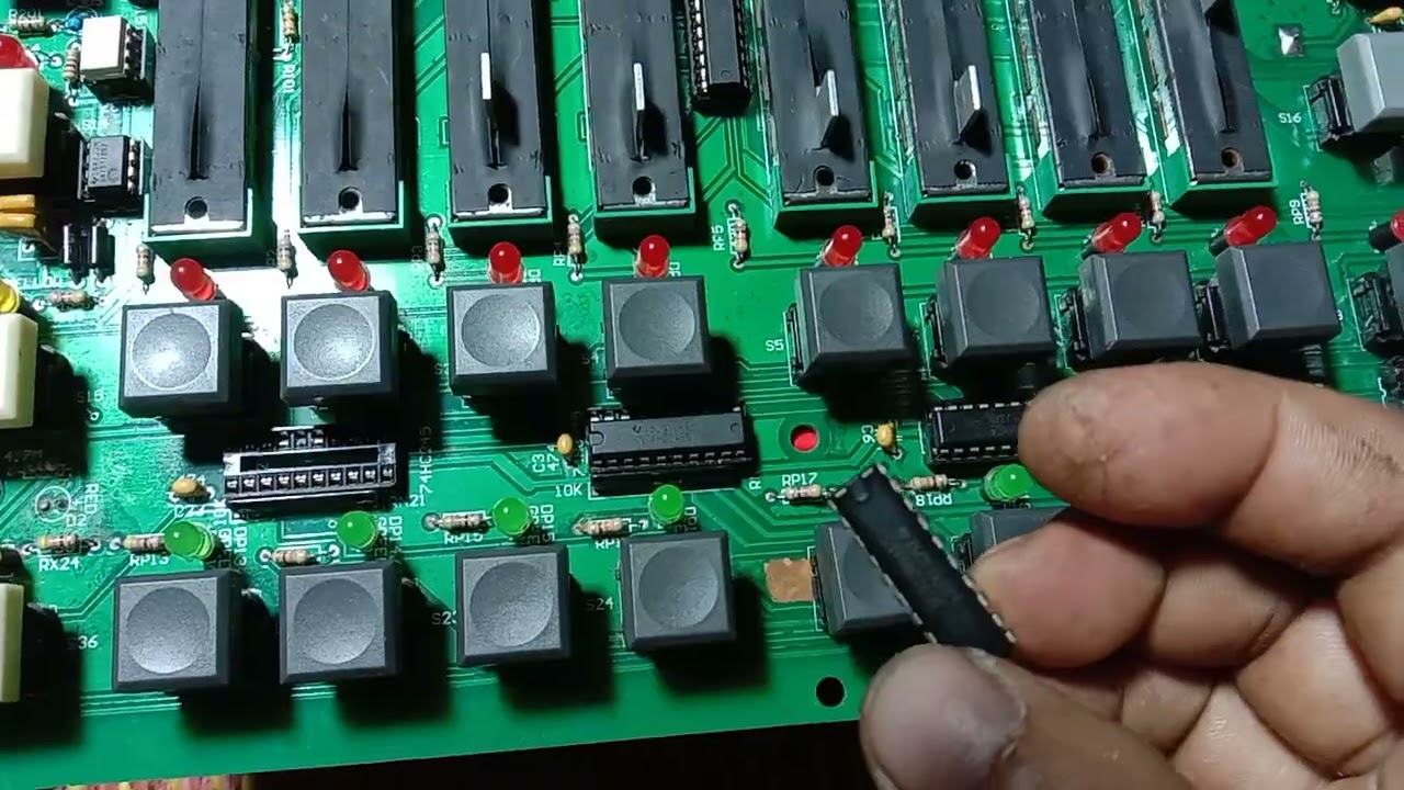 dmx512 crokodil tombol run edit menyala terus tida bisa mati .maf bukan timbol black  .. 🙏🤭