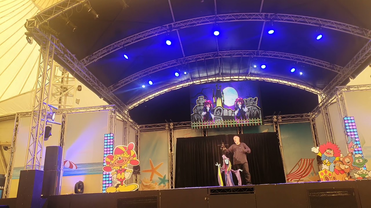 Butlins Minehead puppet castle Spooky disco 2021