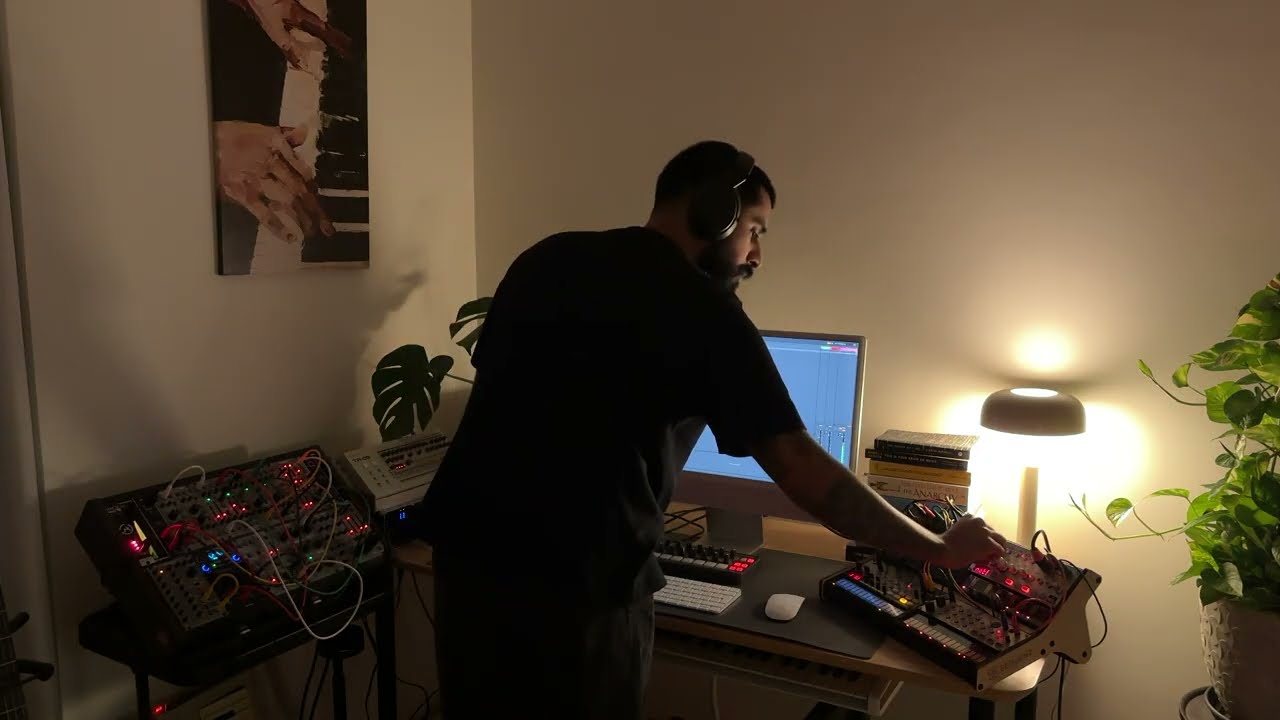 Dub Techno: Z-XCIII - Infinite Runner (live)