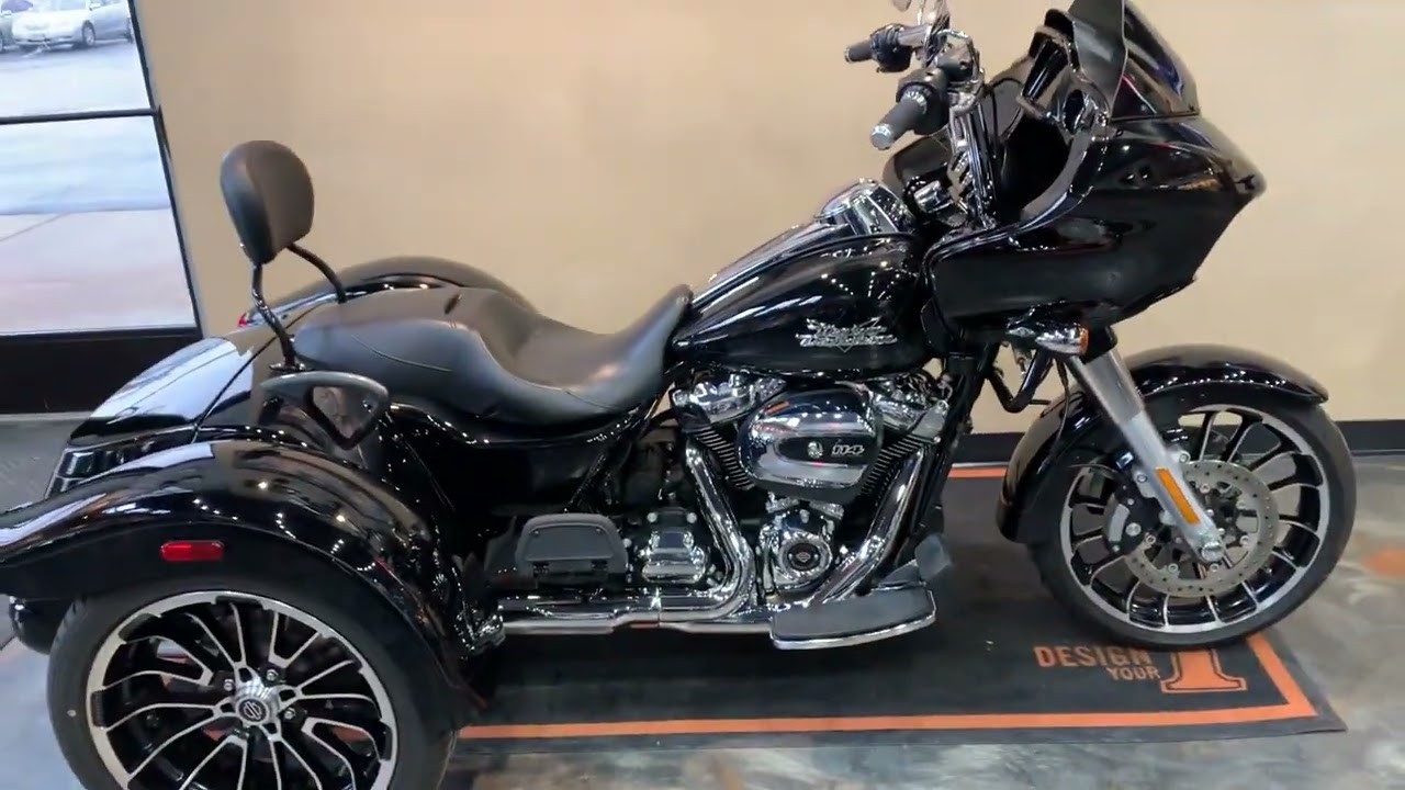 2023 Harley-Davidson Road Glide 3 in Vivid Black-FLTRT