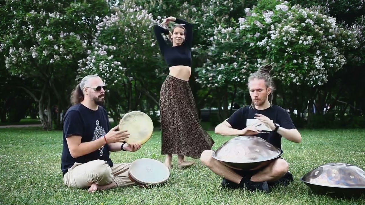 Andrey Tanzu, Carina Clavijo, Pasha Aeon - handpan, framedrum & dance flow