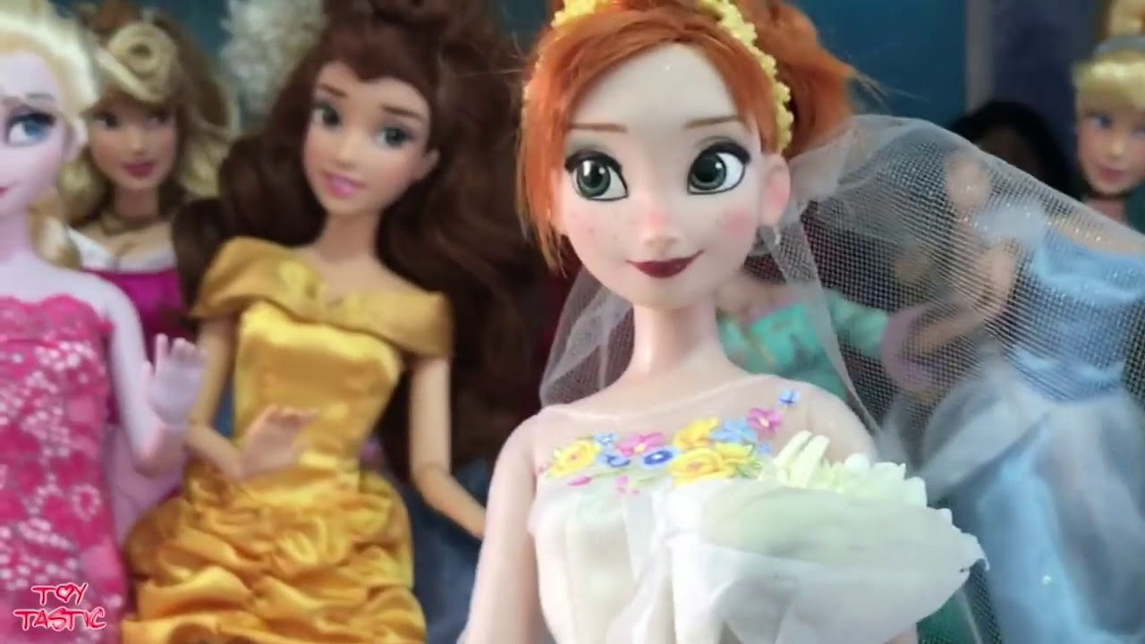 A Frozen Celebration! Elsa Anna Kristoff & the Princesses get together to celebrate!