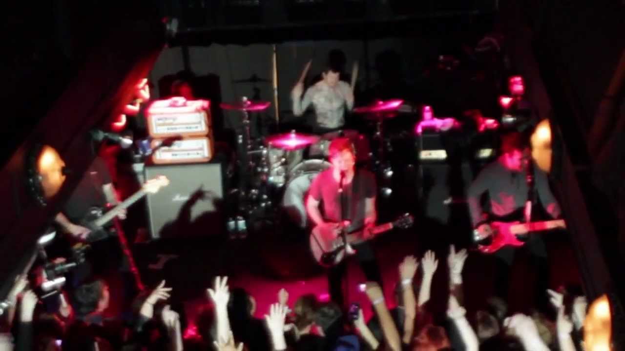 Fall Out Boy - My Songs Know What You Did in the Dark (Subterranean in Chicago, IL on 02/04/2013)